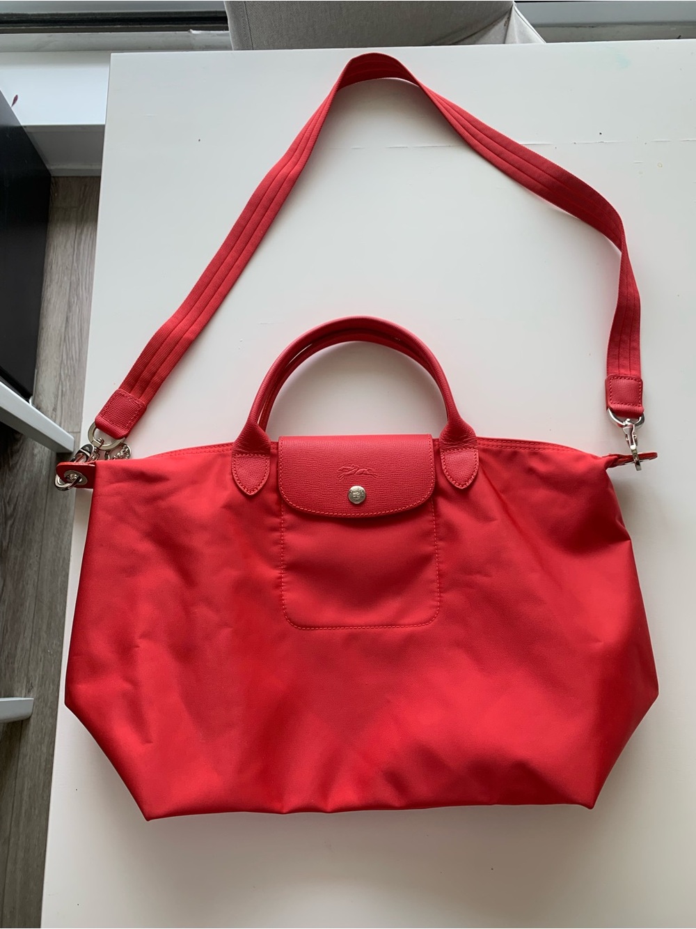 Longchamp Le Pliage Néo Medium Tote with Strap - Peony Red